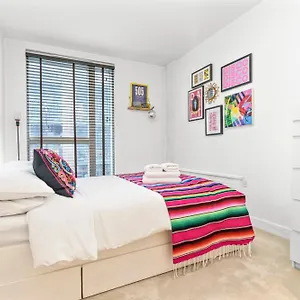 Chic Urban In Shoreditch 2 Bed 2 Bath London