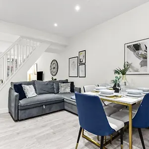Elegance: Spacious 2br For Urban Comfort Apartment *