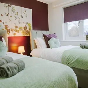 Lovely Three Bed At Tanglewood Apartment *