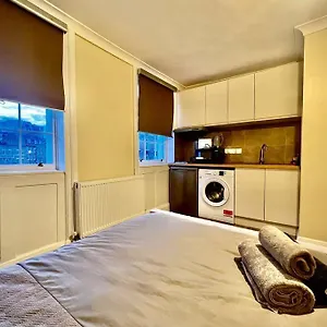 C.london, Zone 1. Double Studio, Moments From Oxford St Appartamento Londra