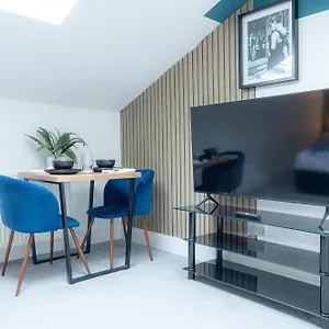 Apartman Deluxe Urban Retreat With City Views Studio And One Bedroom Near Camden By Belvilla