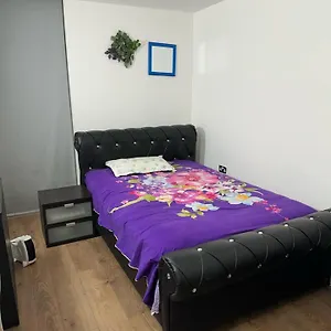Captivating 1-bed In * London