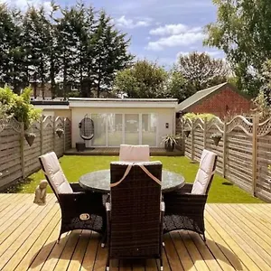 Luxury 4 Bed 2 Bath House With Garden Near Wimbledon * London