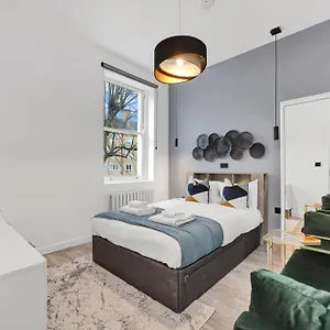 Hilldrop Short Term & Flexible Renting Islington With Free Wifi, Parking & Garden Apartment London