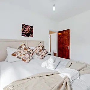 Lovely - Park Views & Ideal Transport Links