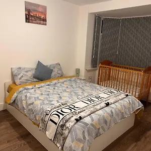 Prázdninový dům Lovely Hillingdon Family - 6 Bedrooms Ickenham