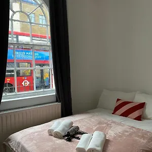 Private Bedrooms In Camden Town, London