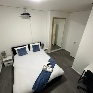 Unique Double Bedroom Apartment London