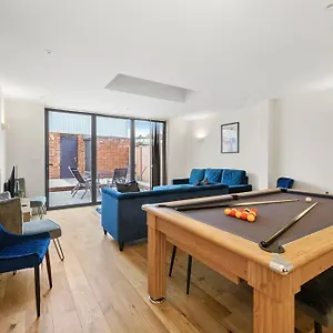 Casa vacanze Deluxe 5 Bed House In London - Pool Table *