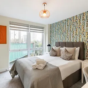 Your Home: 1br Flat With Modern Amenities Apartment *