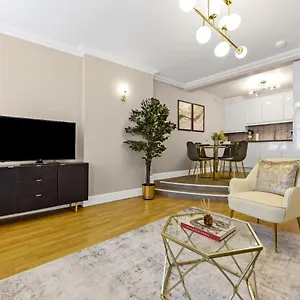 Апартаменты Charm: Stylish & Comfy 2br Flat In