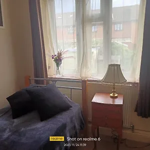 Goldy's Place In E17 Homestay London