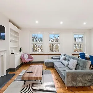Stylish In Fulham Zone 2 With Private Roof Terrace Apartment London