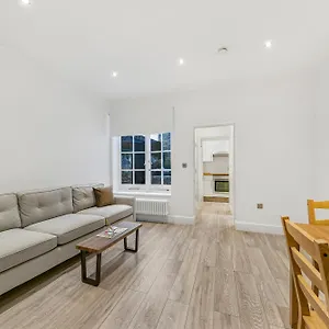 The Knightsbridge Deluxe Apart *
