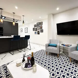 Apartment Nancys Place In Notting Hill Hosted By Airoperate