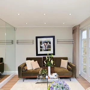 The St. Lukes Garden Place - Spacious 4bdr House With Garden And Terrace Londra