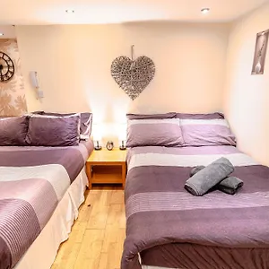 Large 2min To Hendon Station *