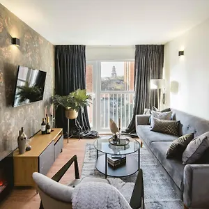 Canary Wharf 2-bed Luxury Haven London