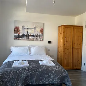 Amazing Studios 3 - East London Apartment *