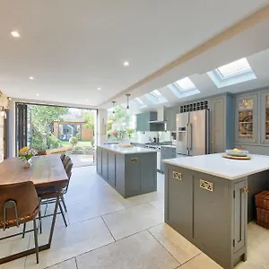 Holiday home Family 4-bed House & Secluded Garden - Wimbledon