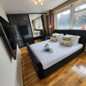 Homestay R3 Superking Sized Bed & 75