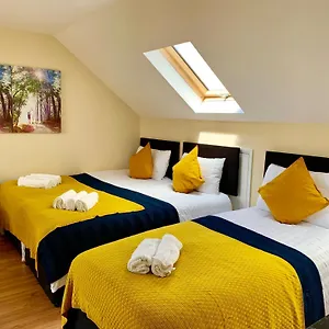 Apartment Apartments, Private Bathroom, Kitchenette, Parking, Np7 London