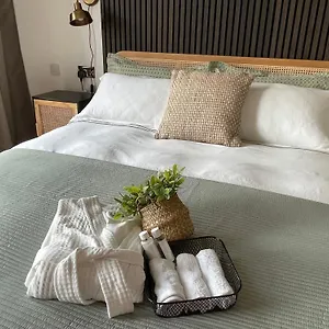 Quiet Luxe With Gym And Free Parking *