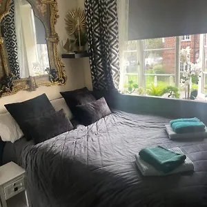 Lili -lovely 2 Studio In Wembley Stadium Apartment