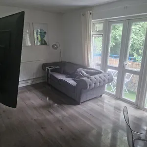 Immaculate 1-bed In