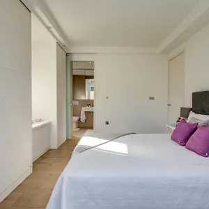 Chic 1br Central Retreat Apartment