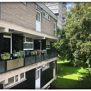 Apartment Authentic Battersea Experience *