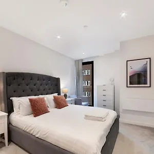 1 Bedroom Close To Tower Hill Apartment *
