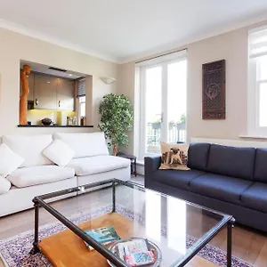 Apartment Veeve - Garden Square Serenity *