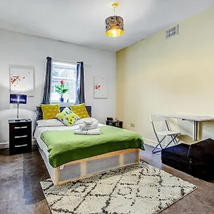 Love hotel Oat Homes *