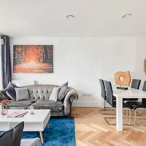 A Modern Lavish En-suite Bedroom Habitación en casa particular Londres