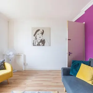 Apartment Cosy 1 Bedroom Flat Near Barking Town Centre *