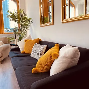 Spacious 2 Bedroom Pad In Old Street Apartment London
