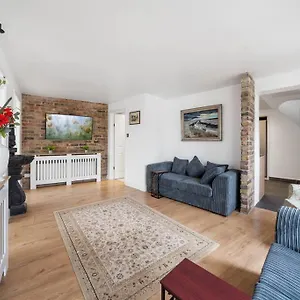 Charming In Hampstead Heath Holiday home London