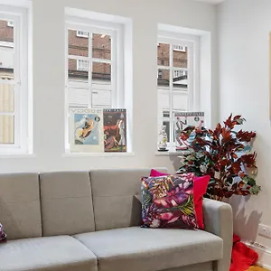 Family Mews Next To Hyde Park London