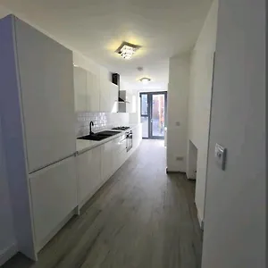 Apartment Impeccable 2-bed In London Hendon