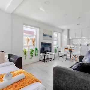 1-bed In Bricklane Shoreditch - 6 Sleeps Apartment London