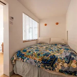 Lovely Self-contained Basement With Kitchen London