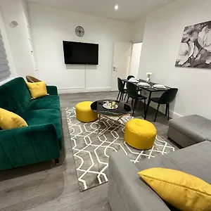 Apartment 2 Bedroom Apartment, Edgware Road *