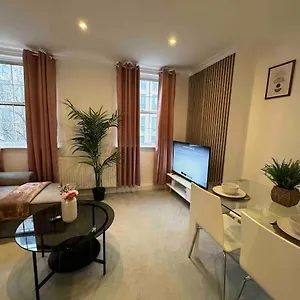 Apartment Entire Flat In Kensington *
