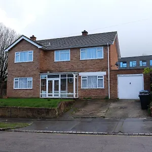 Many Worlds Meet - Eurostar, Wimbledon 30 Mins, London, Gatwick 15 Mins - Spacious, Sleeps Up To 16 Cot - Free Wifi, Parking - Next To Lloyd Park, Great For Families, Walkers, Relocators - Ideal For Contractors Croydon