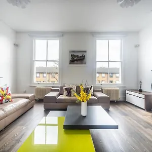 Pass The Keys Stylish 3-bed Duplex Near Notting Hill Apartment *
