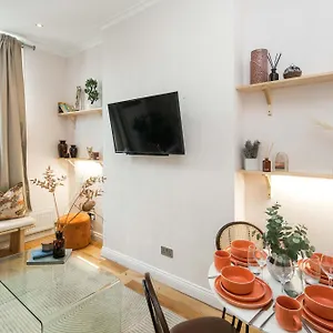 Charming 1-bed In Appartamento Londra