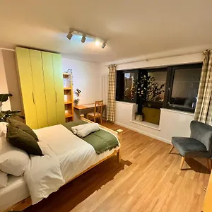 Guest house Luxury In Cross Harbour *