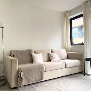 Bright And Beautiful 2bdr Flat