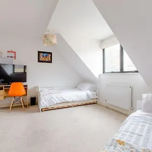 Cosy Twin Beds With Parking And Smart Tv In A Great Location * Bexleyheath
